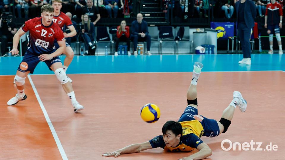 SVG-Libero bei einer Abwehraktion. Bild: Georg Wendt/dpa