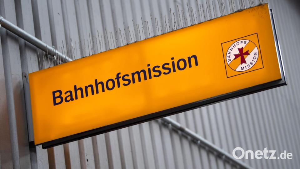 Die Hilfe der Bahnhofsmissionen in Bayern ist immer öfter gefragt. (Archivbild) Bild: Sven Hoppe/dpa