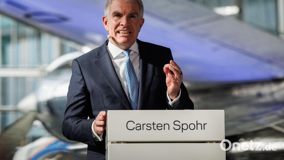 Lufthansa-Chef Carsten Spohr steht zum Streik entschlossenen Piloten und Flugbegleitern entgegen. Bild: Hannes P. Albert/dpa