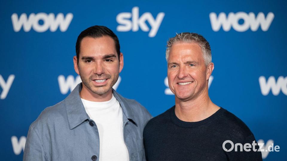 Der ehemalige Formel-1-Pilot Ralf Schumacher (50, rechts) und sein Partner Étienne Bousquet-Cassagne (36) heiraten und lassen sich dabei von der Kamera begleiten. Bild: Lukas Barth-Tuttas/dpa