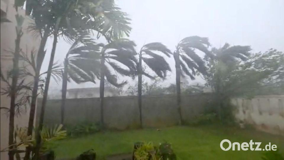 Der Supertaifun bewegte sich nur langsam vorwärts - das machte ihn besonders gefährlich. Bild: Uncredited/Glen Hunter/AP/dpa