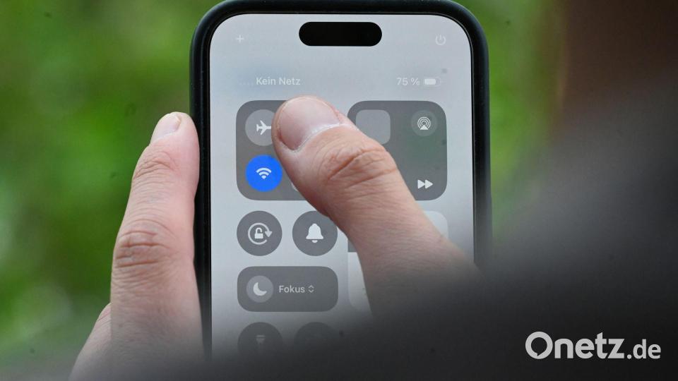 Wo ist es denn, das gute Netz? (Archivbild) Bild: David Hammersen/dpa