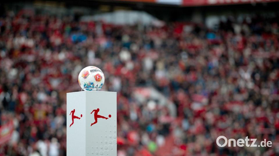 Die Bundesliga verzeichnet eine große Investitionslücke gegenüber anderen Top-Ligen (Archivbild). Bild: Fabian Strauch/dpa