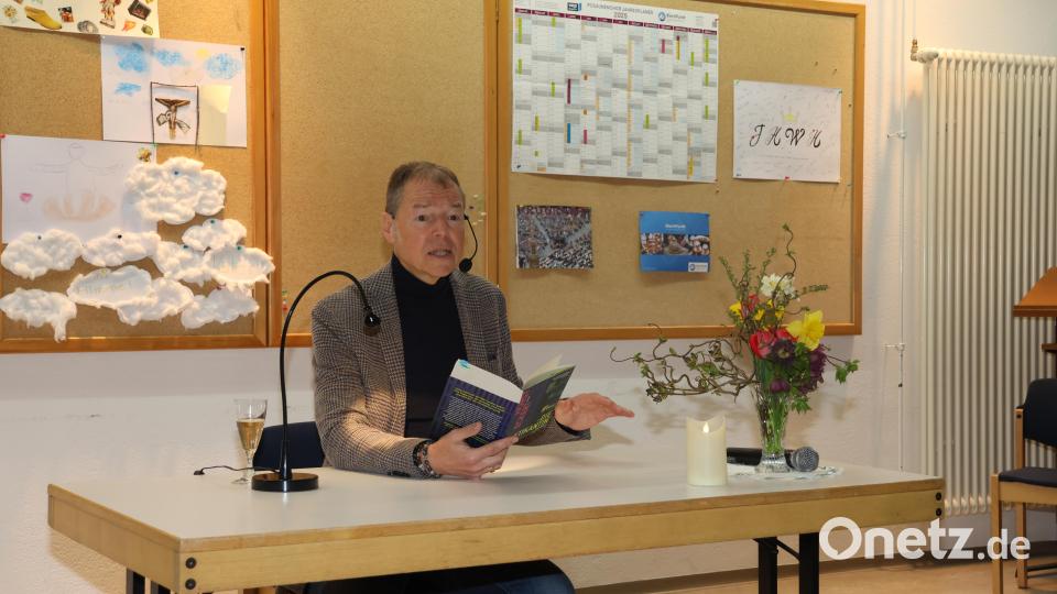 Horst Eckert verstand es, sein Publikum in eine spannende Handlung zu entführen. Bild: rpp