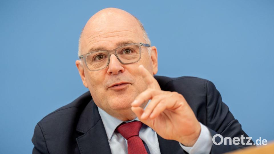 Arbeitgebervertreter Steffen Kampeter geht davon aus, dass nur wenige Unternehmen die Prämie zahlen werden. (Archivbild) Bild: Michael Kappeler/dpa