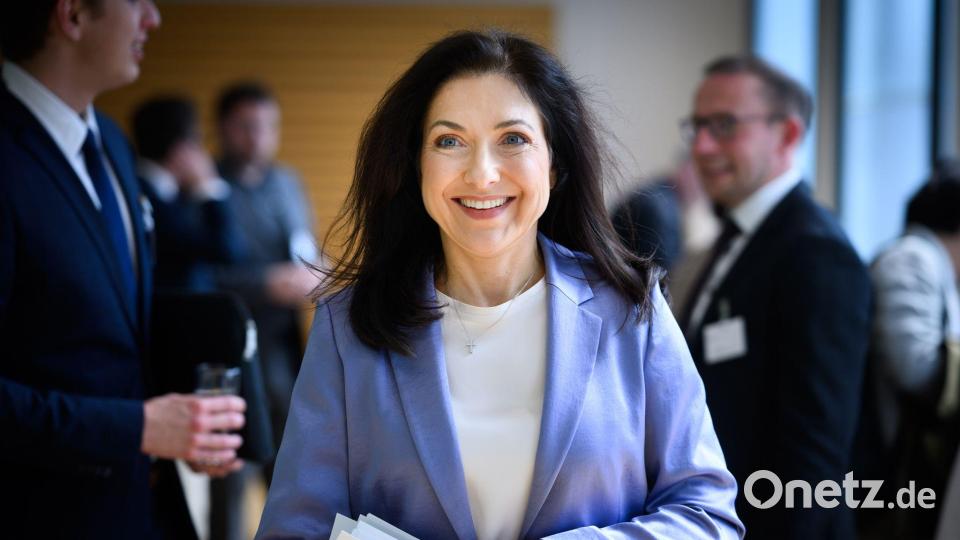 Wirtschaftsministerin Reiche ist erkennbar froh über die Genehmigung aus Brüssel. Bild: Bernd von Jutrczenka/dpa