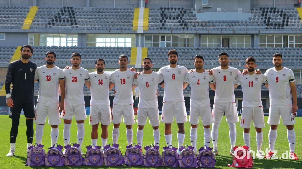Die iranische Fußball-Nationalmannschaft bei einem Testspiel in Antalya. (Archivbild) Bild: Riza Ozel/AP/dpa