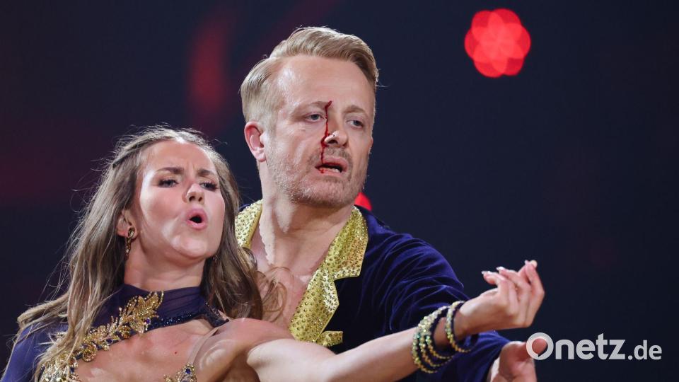 Tapfer tanzte Ross Antony weiter - trotz seiner Verletzung. Bild: Rolf Vennenbernd/dpa