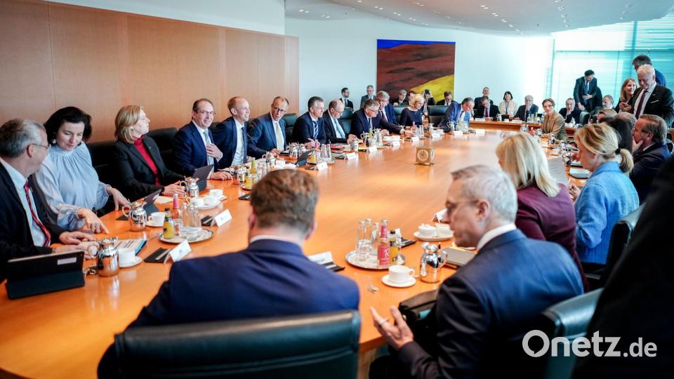 Dass die Entscheidungen der aktuellen Bundesregierung zu den wesentlichen Ursachen für die Konjunkturschwäche zählt, denken 39 Prozent der Bundesbürger. (Archivfoto) Bild: Kay Nietfeld/dpa