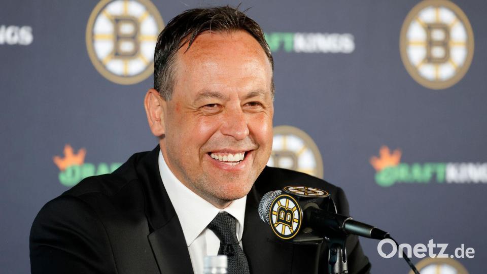 Boston-Bruins-Coach Maro Sturm ist überglücklich in Boston. (Archivbild) Bild: Mary Schwalm/AP/dpa
