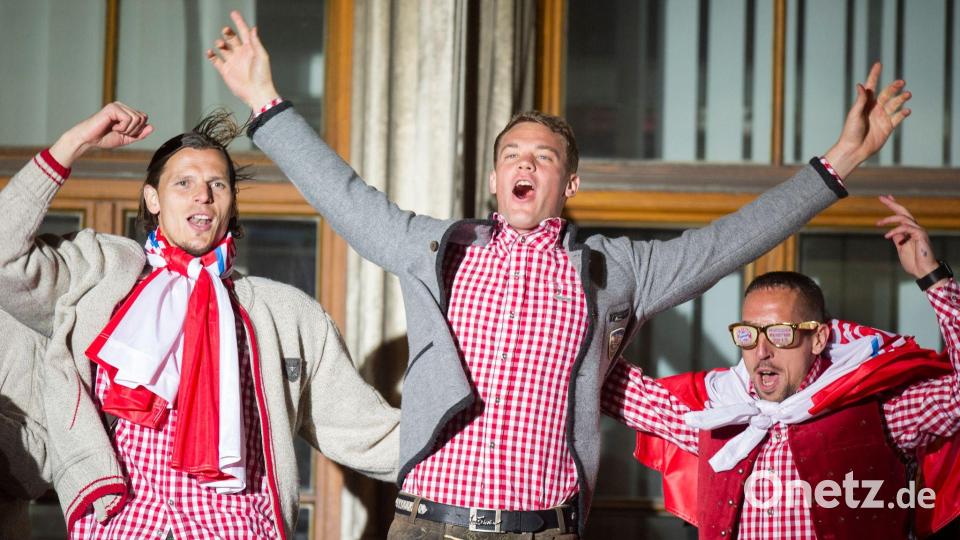 Manuel Neuer feiert im Triple-Jahr 2013 seine erste Meisterschaft mit dem FC Bayern. (Archivbild) Bild: picture alliance / dpa