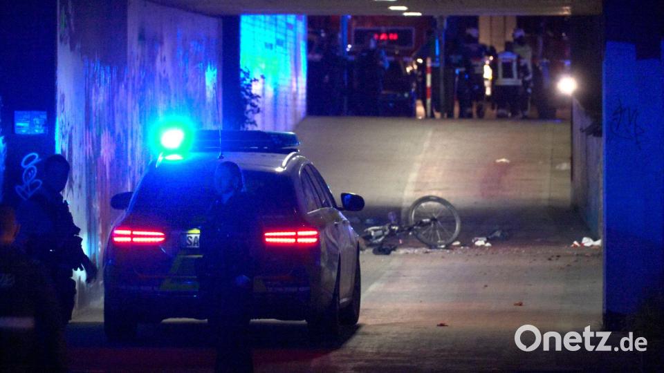 Die Polizei hat den Ort der Explosion abgesperrt. Bild: Thorsten Kremers/dpa