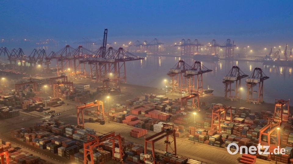 Containerterminal in China Bild: Yang Shiyao/XinHua/dpa