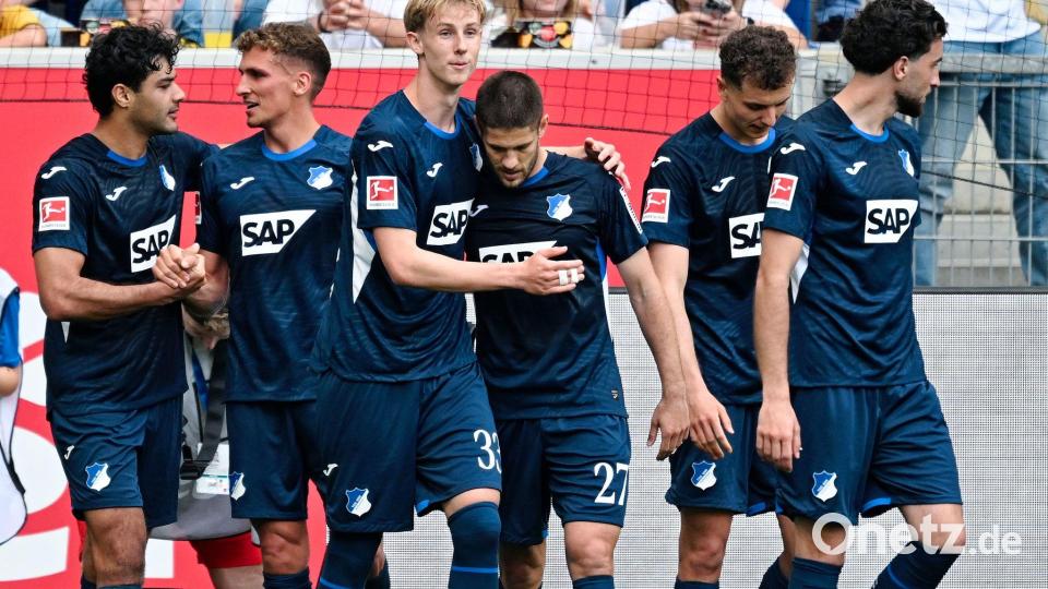 Hoffenheim feiert den Heimsieg. Bild: Uwe Anspach/dpa