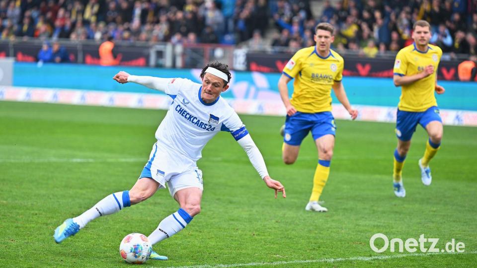 Herthas Fabian Reese beim Elfmeter. Bild: Swen Pförtner/dpa