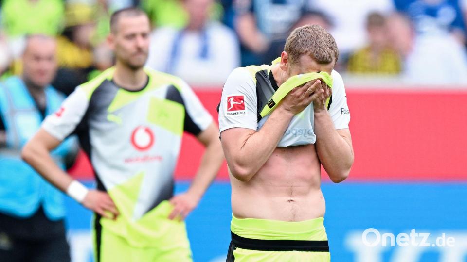 Frust pur: Ryerson verursachte am Ende einen Handelfmeter. Bild: Uwe Anspach/dpa