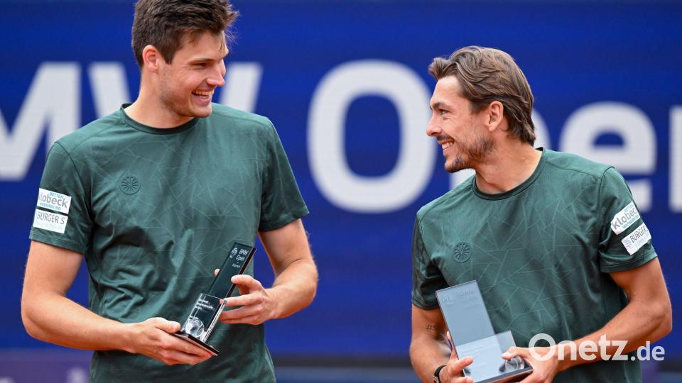 Feierten in München den Titel-Coup: Die Doppel-Qualifikanten Jakob Schnaitter (rechts) und Mark Wallner. Bild: Sven Hoppe/dpa