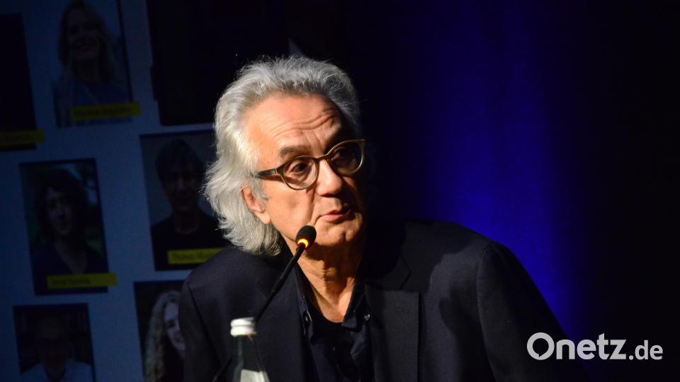 Der Erfolgsautor Friedrich Ani rückt bei seiner Lesung bei den Weidener Literaturtagen das Thema Heimat in den Fokus. Bild: Kunz