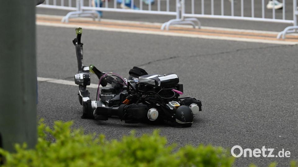 Auf der Strecke kamen auch Roboter zu Fall und mussten ausgetauscht werden. Bild: Johannes Neudecker/dpa