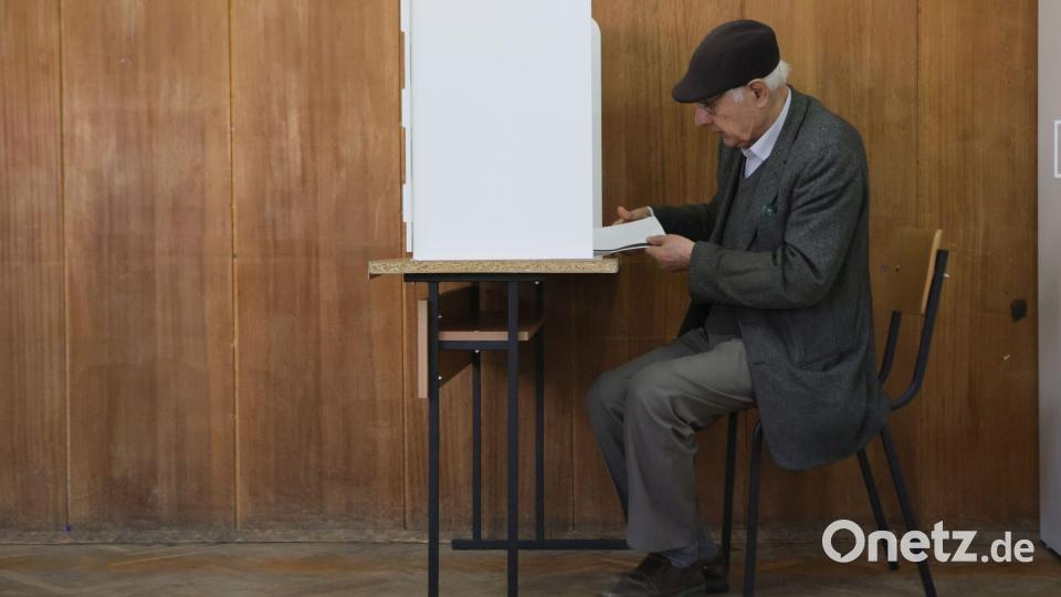 Die Wahl in Ungarn könnte Wahlberechtigte in Bulgarien motiviert haben, ihre Stimme abzugeben. Bild: Valentina Petrova/AP/dpa