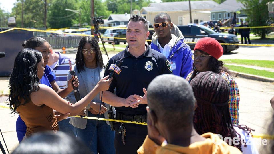 Nach Schüssen in Louisiana: Chris Bordelon informiert die Presse über die Tat. Bild: Jill Pickett/The Times-Picayune/The New Orleans Advocate/AP/dpa