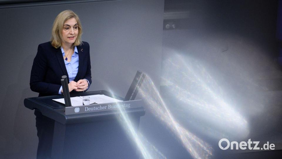 Ministerin Warken wirbt für ihre Sparvorschläge und erntet breite Proteste. (Archivbild) Bild: Bernd von Jutrczenka/dpa