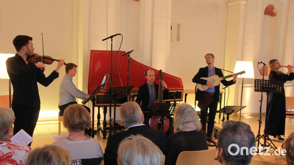 "Apollo's Cabinet" bot ein begeisterndes Konzert in der Aula des Klosters Waldsassen. Am Ende gab es stehende Ovationen. Bild: Konrad Rosner
