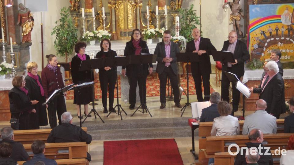 Das Vokalensemble "ChorDiSono" begeistert beim Benefizkonzert. Bild: pi
