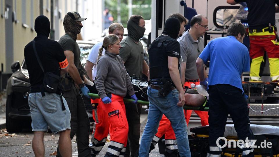 Bei der Festnahme wurde der Tatverdächtige von Polizisten angeschossen und dabei schwer verletzt. (Archivbild) Bild: Federico Gambarini/dpa