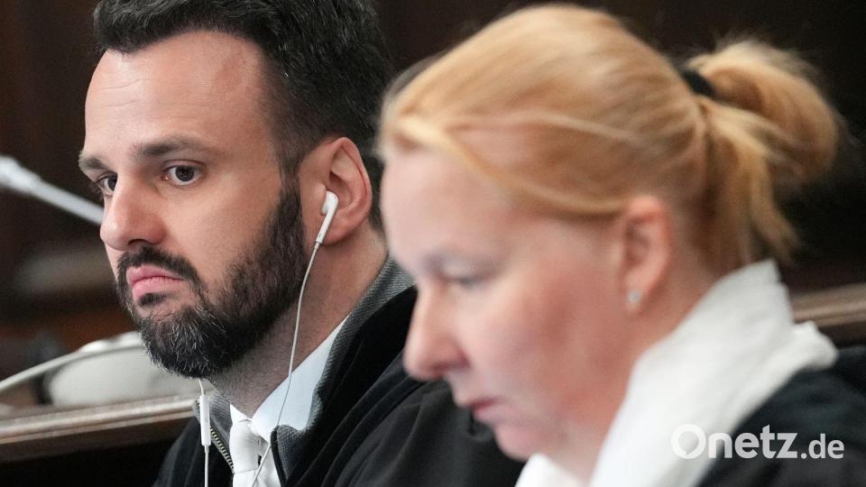 Die Staatsanwaltschaft ist von der Schuld der insgesamt sieben Angeklagten überzeugt. Bild: Marcus Brandt/dpa Pool/dpa