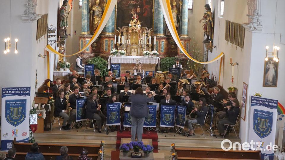 Das Konzert der Werkvolkkapelle Schlicht in der St.-Georgs-Kirche war ein fulminanter Auftakt in das Jubiläumsjahr. Bild: mfh