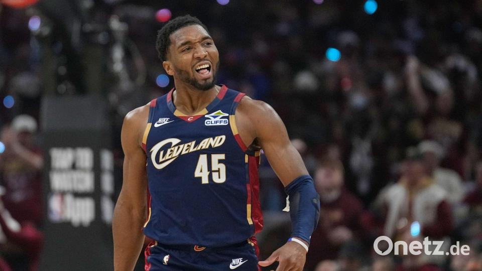 Die Cavaliers mit Donovan Mitchell haben beide Heimspiele zum Auftakt der Playoffs gewonnen. Bild: Sue Ogrocki/AP/dpa