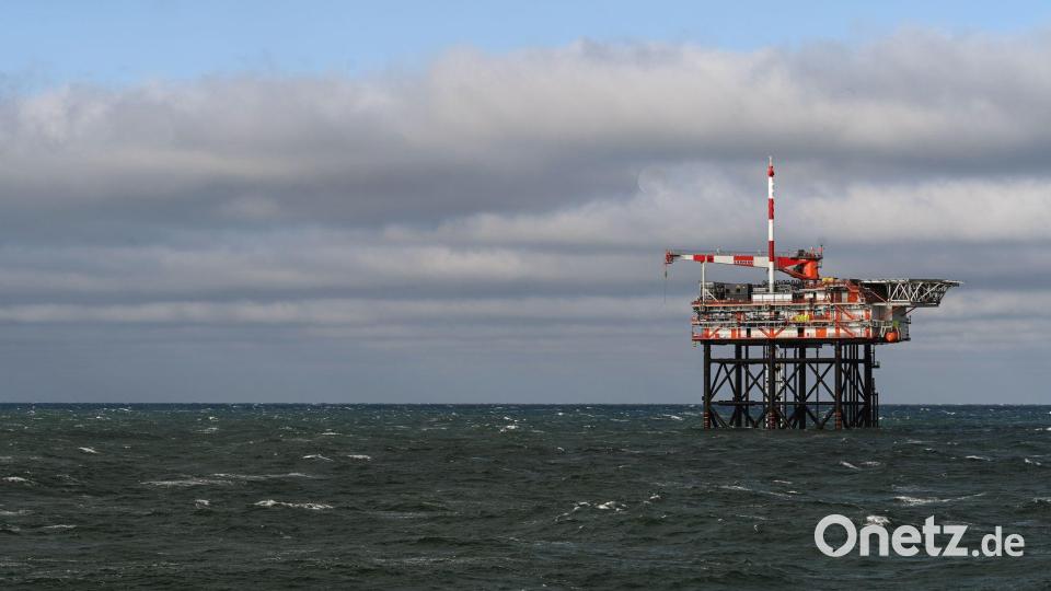 Von dieser Bohrplattform soll in der Nordsee vor Borkum nach Gas gebohrt werden. (Archivbild) Bild: Lars Penning/dpa