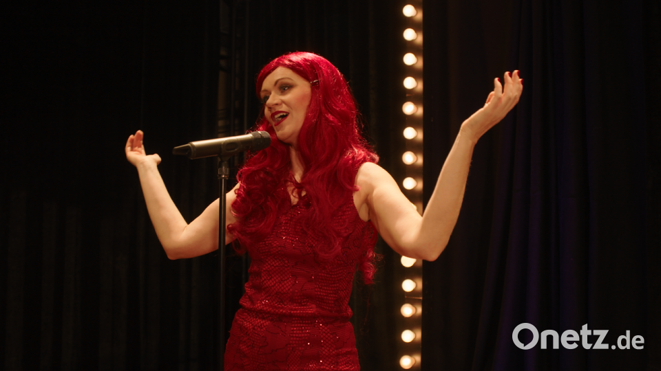 Mrs. Ginger DeVine begeistert das Publikum mit ihrem Lächeln. Bild: Moritz Mai