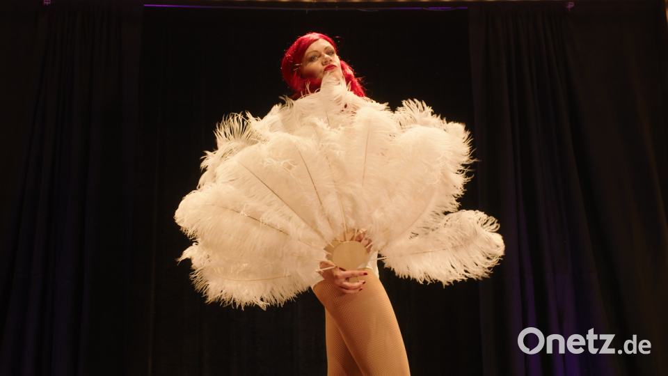 Burlesque-Elemente sind Teil der Show „Vergiss Vegas“. Bild: Moritz Mai