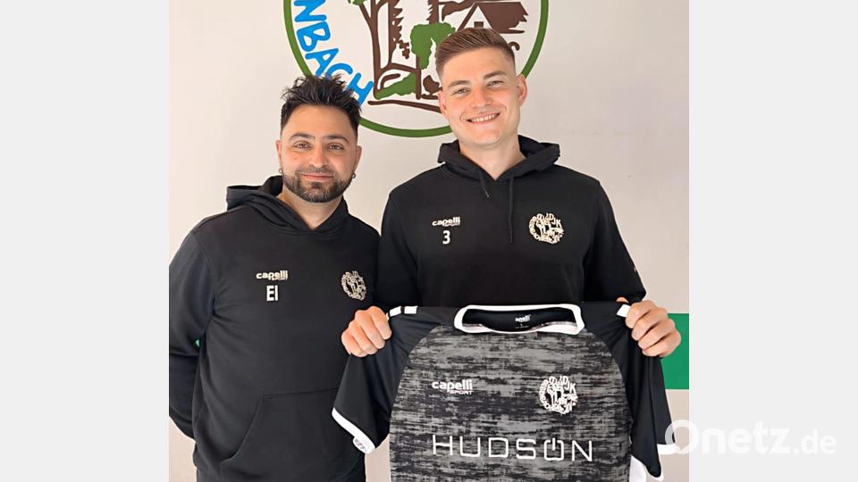 Fabian Vogl (rechts) und Gebenbachs Sportlicher Leiter, Erdal Izmire. Bild: DJK Gebenbach