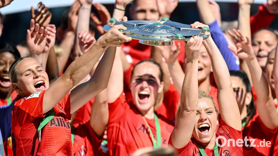 Gewohntes Bild: Die Bayern-Fußballerinnen stehen kurz vor der nächsten Meisterschaft. (Archivbild) Bild: Harry Langer/dpa