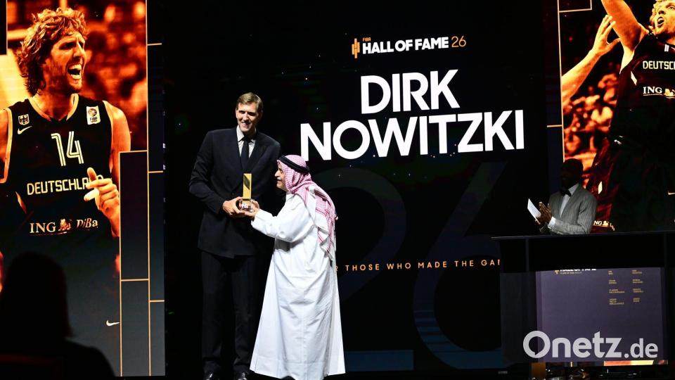 Dirk Nowitzki gehört nun zur Hall of Fame des Basketball-Weltverbandes. Bild: Sebastian Gollnow/dpa