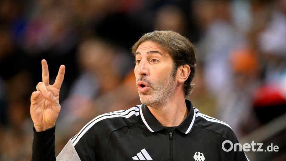 Für Alex Mumbrú ist das WM-Auftaktspiel der deutschen Basketballerinnen ein besonders. (Archivbild) Bild: Anke Waelischmiller/dpa