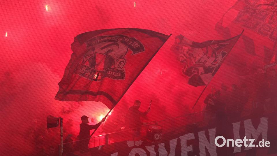 Die Fans sorgten für heiße Atmosphäre. Bild: Rolf Vennenbernd/dpa