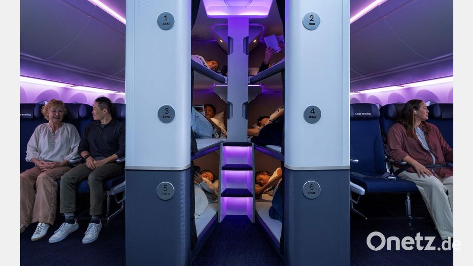 Das „Skynest“ ermöglicht es auch in der Economy-Klasse, auf langen Stecken Schlaf zu finden. Bild: -/Air New Zealand/dpa