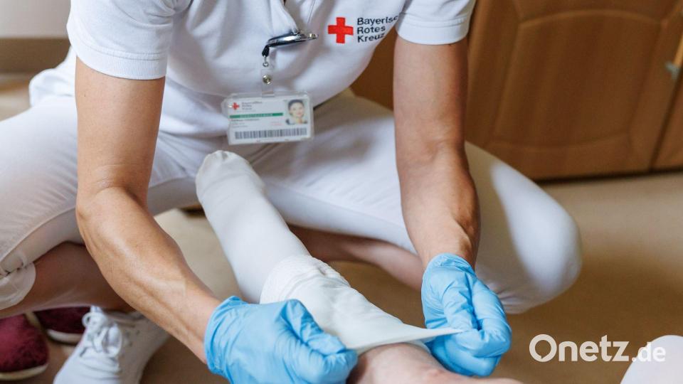 In Gesundheitsberufen sind 78 Prozent der Beschäftigten weiblich. (Symbolbild) Bild: Daniel Karmann/dpa