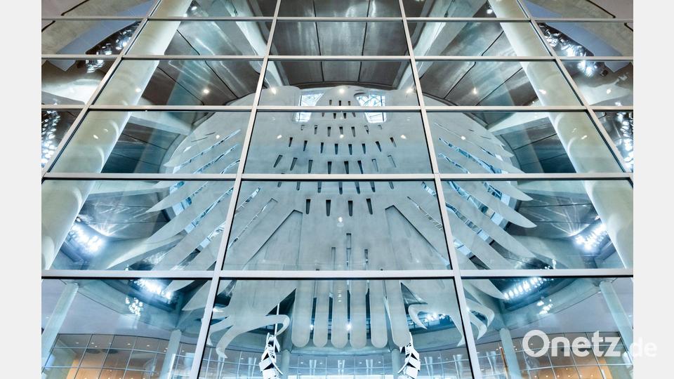 Mehr Kredite für Investitionen lehnen viele Bundesbürger ab. (Archivbild) Bild: Michael Kappeler/dpa