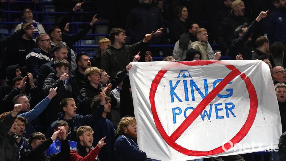 Der Abstieg aus der 2. Liga in England wurde mit Proteste gegen die Clubeigner begleitet. Bild: Jacob King/PA Wire/dpa