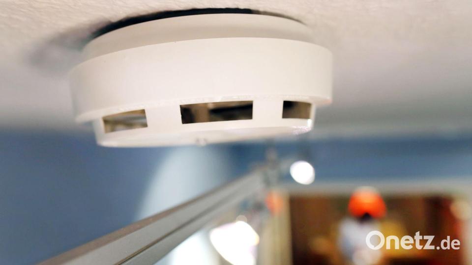 In allen Bundesländern gilt eine Rauchmelderpflicht für Häuser und Wohnungen. (Symbolbild) Bild: Martin Gerten/dpa