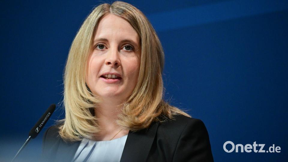 Bauministerin Verena Hubertz will Bauen leichter und billiger machen (Archivbild) Bild: Sebastian Gollnow/dpa