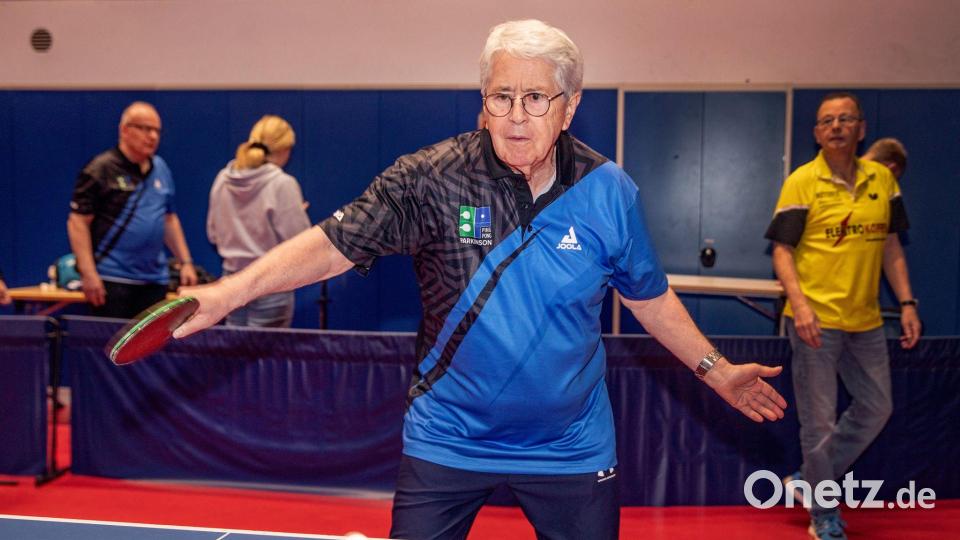 Moderator Frank Elstner setzt sich bei einer Sport-Veranstaltung für Parkinson-Erkrankte ein. (Archivbild) Bild: Malte Krudewig/dpa