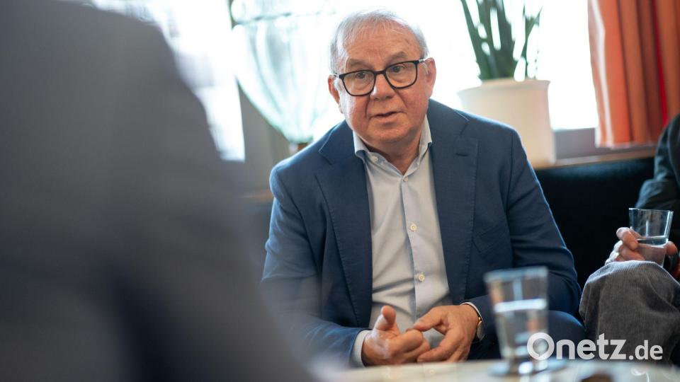 Joachim Król stammt aus einer Bergarbeiterfamilie und musste sich deshalb in seiner Schulzeit in den 1970er Jahren teils abwertende Sprüche anhören. Bild: Fabian Strauch/dpa