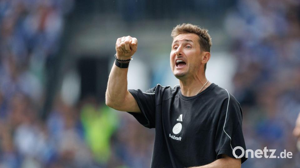 Miroslav Klose will eine Reaktion seiner Mannschaft sehen. (Archivbild) Bild: Friso Gentsch/dpa