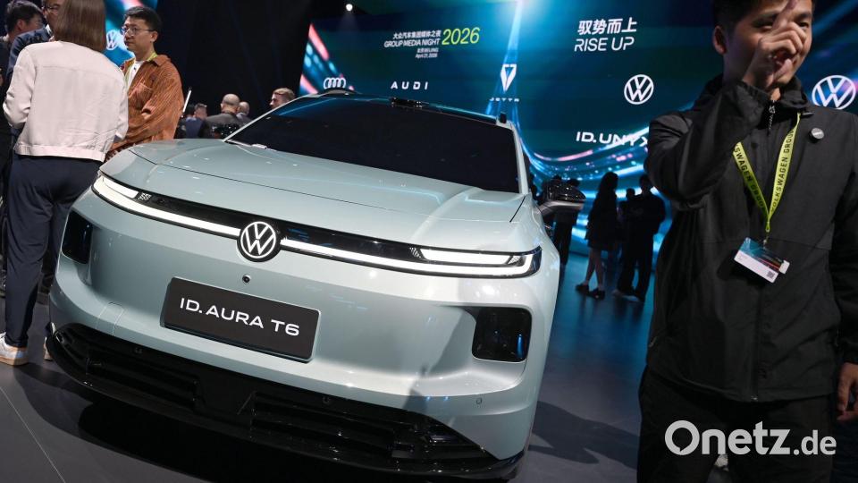 Deutschlands Autobauer wollen in Peking ihre neue Technik zeigen. Bild: Johannes Neudecker/dpa